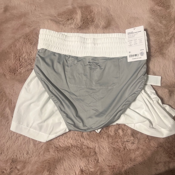 Athleta Women's White Athletic Shorts - Picture 7 of 7